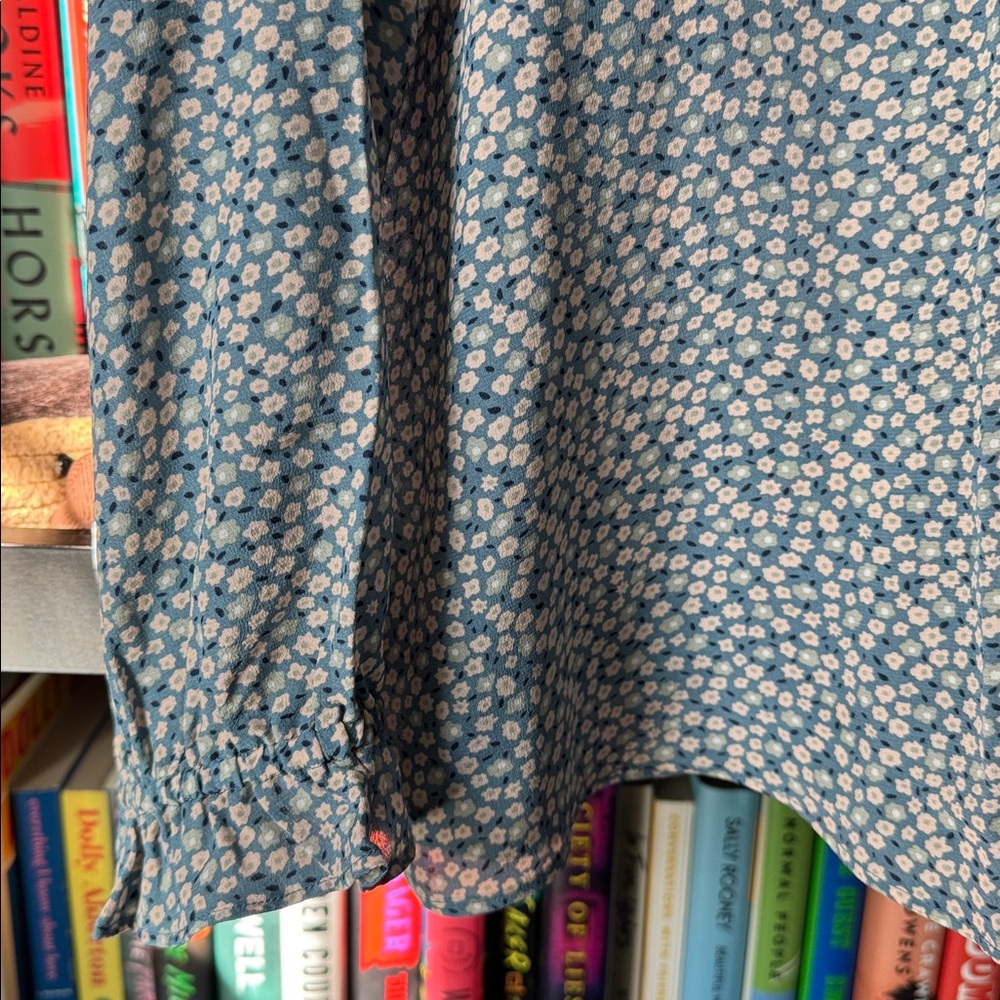 Madewell Silk Poet Top in Bitsy Floral - Picture 2 of 6